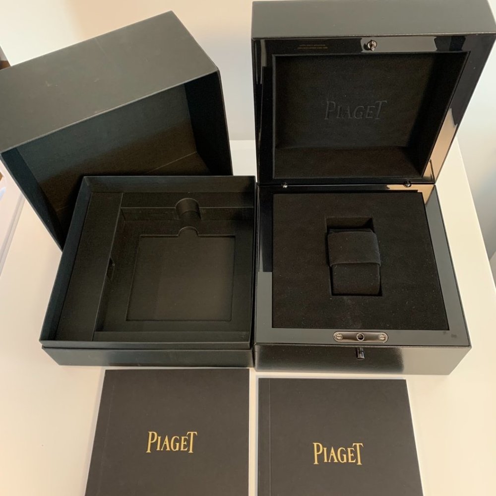 AUTHENTIC PIAGET WATCH BOX & CASE SET WITH CERTIFICATES & BOOKLETS